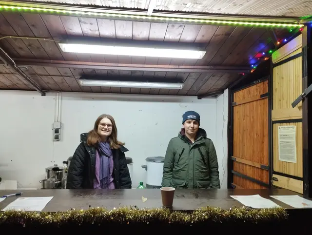 Luisa Lenz und Matthias Gedinger versorgten die Besucher. | Foto: arbes