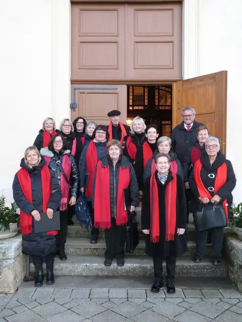 "Wo man singt, da lass dich ruhig nieder, böse Menschen haben keine Lieder.", so einst Johann Gottfried Seume, dies zeigte sich auch beim zahlreich besuchten Adventkonzert in Lutzmannsburg | Foto: Vanessa Wittmann