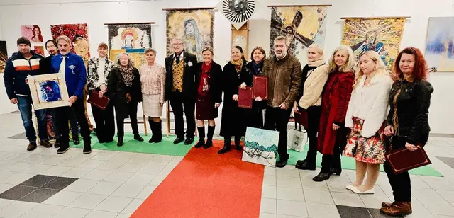 Die Initiatorin, Kunstschaffende und Protagonisten des Kunstpreises Mikizzaner in Voitsberg. | Foto: Brandner Photography