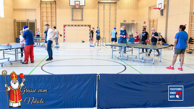 In der Tischtennis-Halle von Tischtennis Hobby Wien herrschte ein reges Treiben - die Vielfalt der Aktivitäten an den Tischen war beeindruckend und einzigartig. | Foto: R.Lendl im Auftrag von Tischtennis Hobby Wien