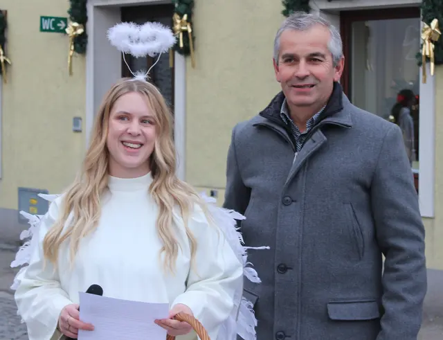 Das Christkind brachte Geschenke für die Kinder. | Foto: Walter Kellner