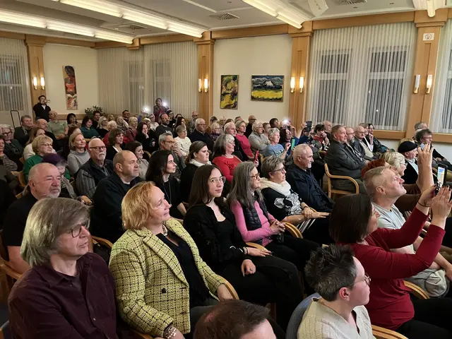 Volles Haus im Stadtsaal | Foto: Gesa Buzanich