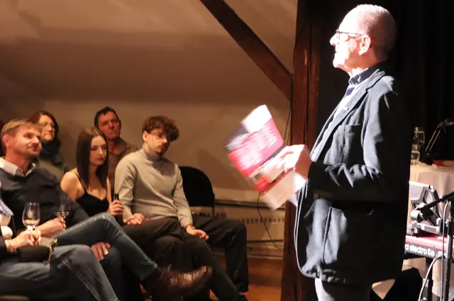 Noch einmal Peter Nöhrer, diesmal als Begrüßer | Foto: Gerhard Langmann