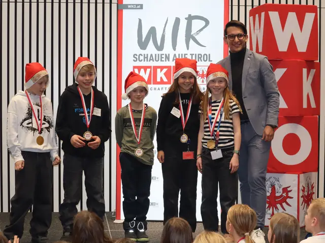 Bei der Preisverleihung war die Freude bei den Kindern groß.  | Foto: Tatschl