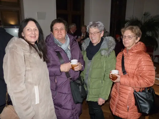 Auch Bürgermeisterin Doris Birner aus Oberloisdorf war vor Ort.  | Foto: Vanessa Wittmann