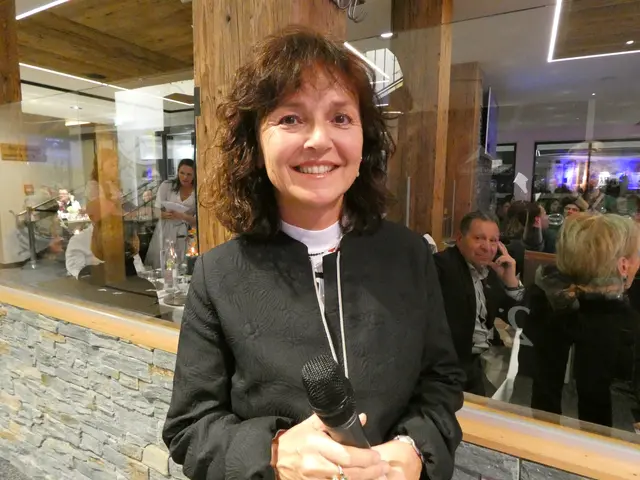 Barbara Baumgartner von "Rainbows Tirol" begleitet mit ihrer Institution Kinder und Jugendliche, die vom Tod eines nahen Angehörigen betroffen sind, deren Eltern psychisch erkrankt sind oder sich getrennt haben. Sie suchen Räumlichkeiten in Landeck für eine optimale Betreuung. 