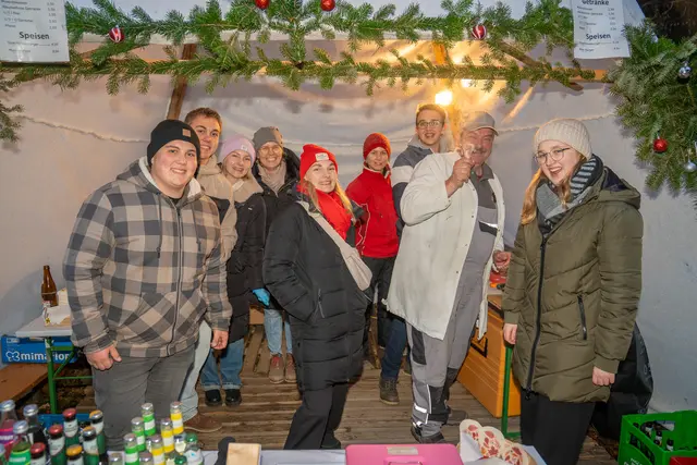 Gute Stimmung bei der "Weihnocht im Woid" am 6. Dezember. | Foto: Hausi Flo