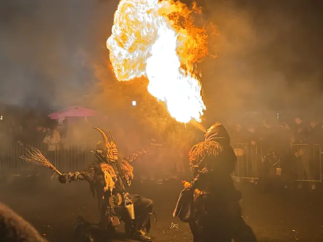 Feuershow und Rauch sorgten für dramatische Szenen und intensive Gerüche nach Schwefel. | Foto: Rosenberger Victoria