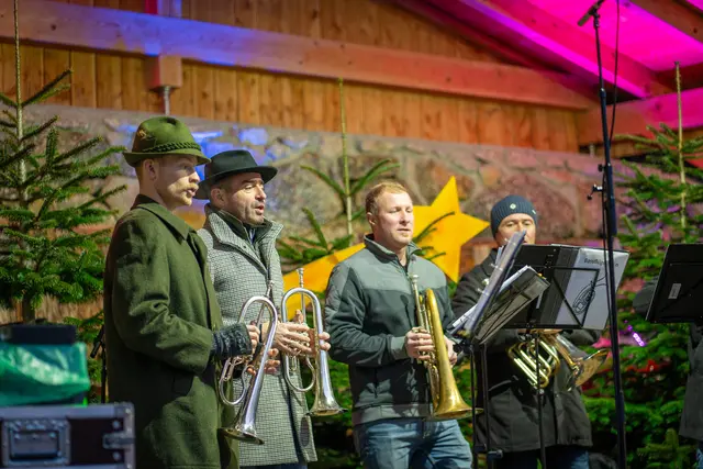 „d´Weihnocht im Woid“ in Pabneukirchen 2025 | Foto: Hausi Flo