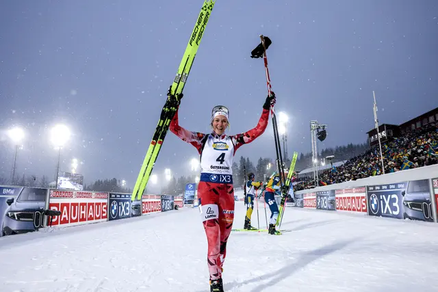 Lisa Hauser jubelt über ihren ersten Verfolgungssieg – ein starkes Comeback nach drei Jahren ohne Podium. | Foto: Nordic Focus