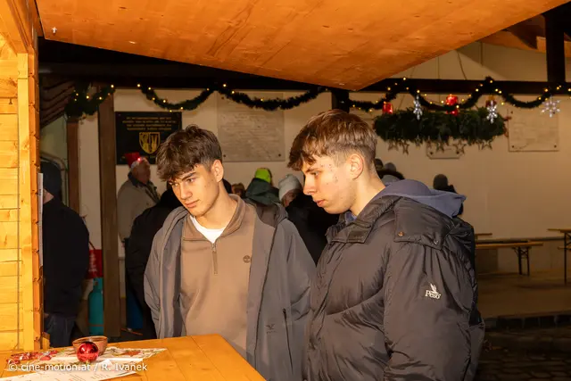 Auf der Suche nach der optimalen Ofenkartoffelfüllung. | Foto: cine-motion.at / R. Ivanek