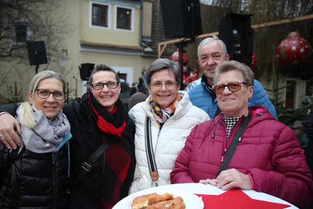 Alexandra, Elisabeth, Eva, Trude und Helmut 