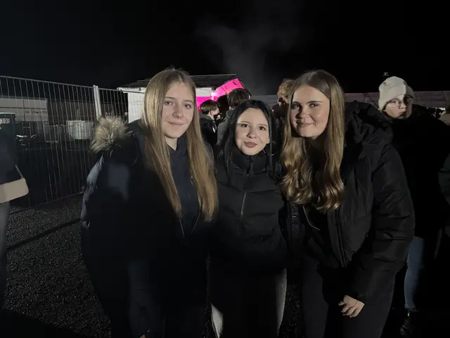 Unter den zahlreichen Gästen befand sich ein auffallend junges Publikum, das die Mischung aus Grusel, Show und lauter Musik sichtbar genoss. | Foto: Rosenberger Victoria