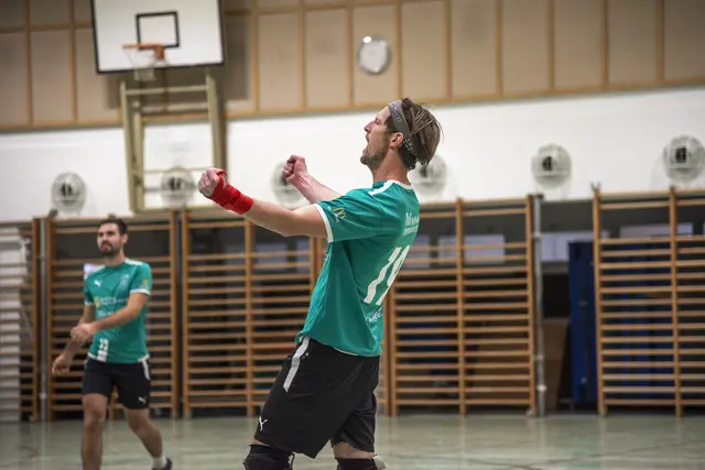 Stefan Winterleitner und Bernie Sinnhuber jubeln nach dem Sieg gegen Laa. | Foto: Kathrin Wirth