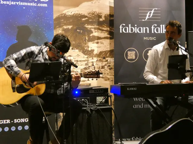 Sorgten für angenehme Musikunterhaltung: Ben Jarvis und Fabian Falkeis. 