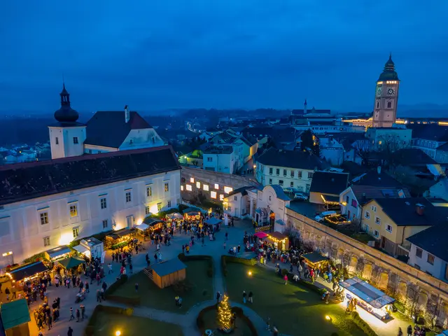 Am Wochenende – von 6. bis 8. Dezember – lud der Adventmarkt im Schloss Ennsegg zum Durchstöbern ein. | Foto: Wolfgang Simlinger