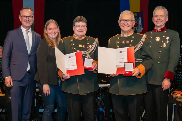 Christian Fuchs und Gustav Laher erhielten eine Auszeichnung. | Foto: MV Haslach