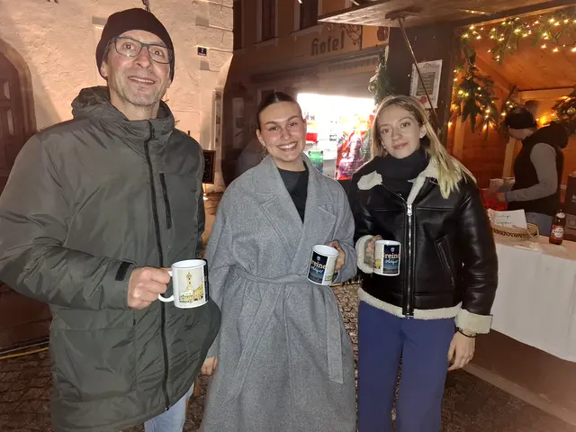 Beim „Musikalischen Adventkalender“ in Grein spielte am 9. Dezember die „Mostviertler Stubmtischmusi“ auf. Der TSV Meisl Grein schenkte aus. 