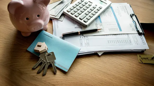 RETTE-DEIN-GELD erklärt, wie Versicherte in Österreich Verluste aus Lebensversicherungen zurückholen können. | Foto: freepik