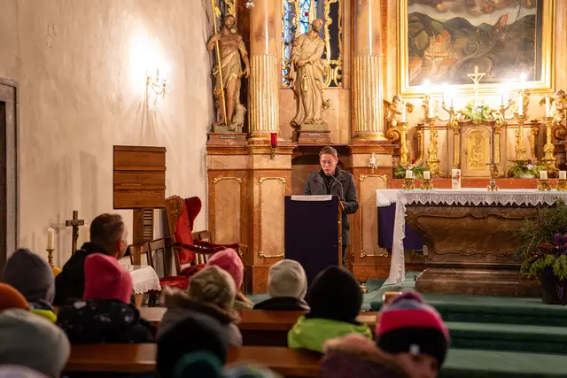 In der Pfarrkirche begann der Adventtag mit einer stimmungsvollen Messe.
 | Foto: Marktgemeinde Frankenfels
