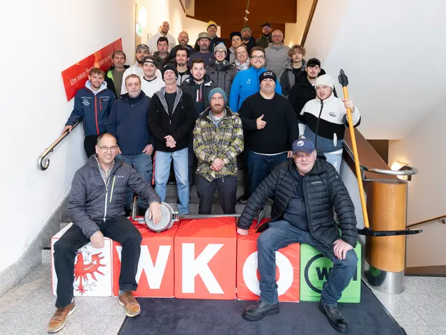 Die 24 Maschinenkurs-Teilnehmer sind nun bestens für die Tätigkeit im Seilbahnbetrieb vorbereitet. | Foto: WK Reutte/Breitbild