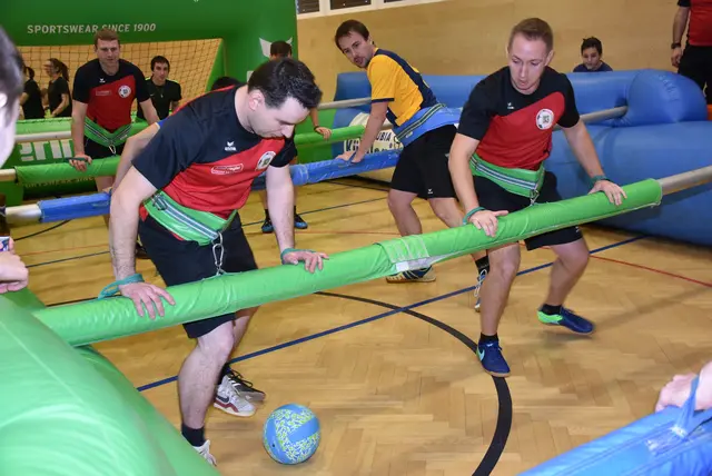 Das schon traditionelle Riesen-Wuzzlerturnier der Sportunion Pabneukirchen, Sektion Fußball, steigt am Samstag, 27. 12. 2025. Gespielt wird ab 9 Uhr in der Turnhalle Pabneukirchen.  | Foto: Zinterhof