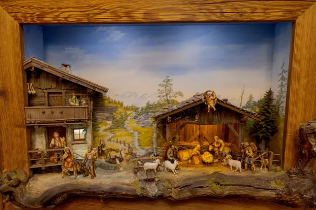 In liebevoller Detailarbeit entstand eine Feuerwehrkrippe. | Foto: Stadtfeuerwehr Kitzbühel