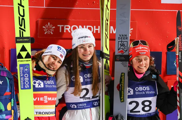 Katharina Gruber (Bildmitte) gewann sensationell die Nordische Kombi der Damen in Trondheim. Links die Zweite: Ida Marie Hagen, rechts: Nathalie Armbruster. | Foto: ski austria/derganc