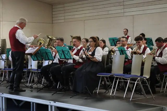 Das Bezirks-Wertungsspiel der Musikkapellen war die jüngste der überregionalen Großveranstaltungen, die in der Mehrzweckhalle stattfanden. | Foto: Gemeinde Güttenbach
