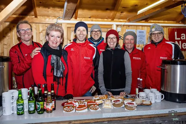 Das Team des LCN bei der Ulmerfelder Schloßweihnacht  | Foto: Mostropolis