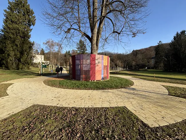 Ein begehbarer Raum bildet den atmosphärischen Rahmen für den "Raum der Stille". | Foto: MeinBezirk/Gerda Sammer-Schmidt