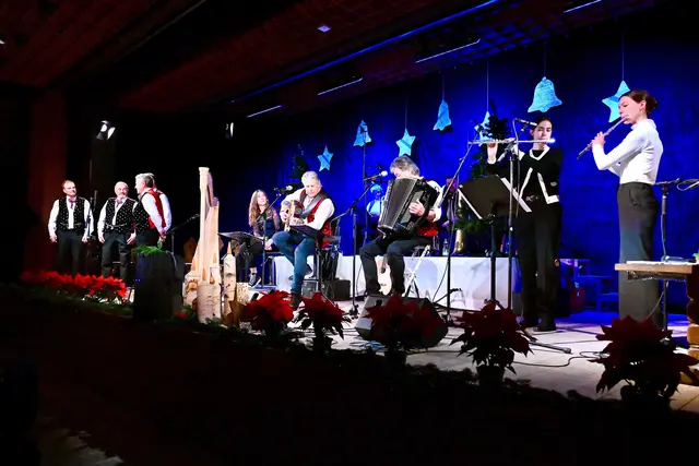Einer der Höhepunkte: Gesamtspiel der Ausführenden beim Stück "Mein Tirol". | Foto: Hassl