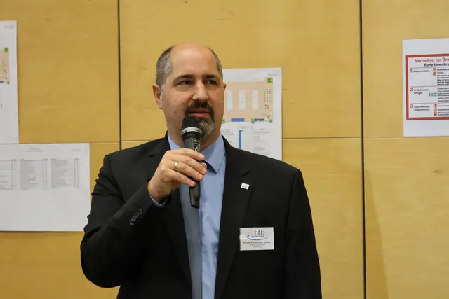 Dieter Ehrenstorfer organisierte den Karrieretag an der HTL Grieskirchen. | Foto: MeinBezirk/Constance Haslberger