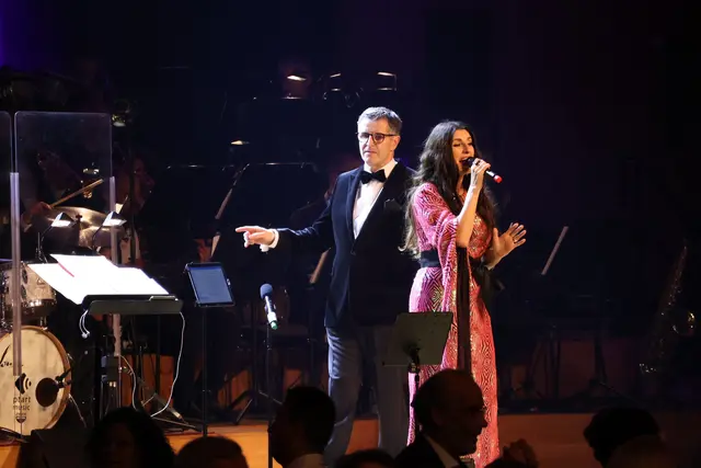 Organisator Norbert Hebertinger und Solistin Monika Ballwein sorgen für einen unvergesslichen Abend in Grieskirchen.  | Foto: MeinBezirk/Constance Haslberger