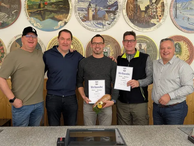 Siegerehrung Einzel: Harald Puchleitner (Kassier), Oliver Obwaller, Arno Haselmaier, Stefan Bründlinger, Michael Ortner (Obmann). | Foto: PSV