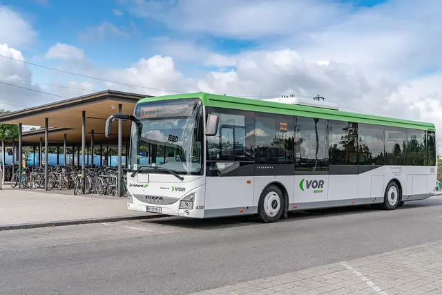 Für die Dauer der Arbeiten gibt es einen Ersatzverkehr.  | Foto: Josef Bollwein Flashface