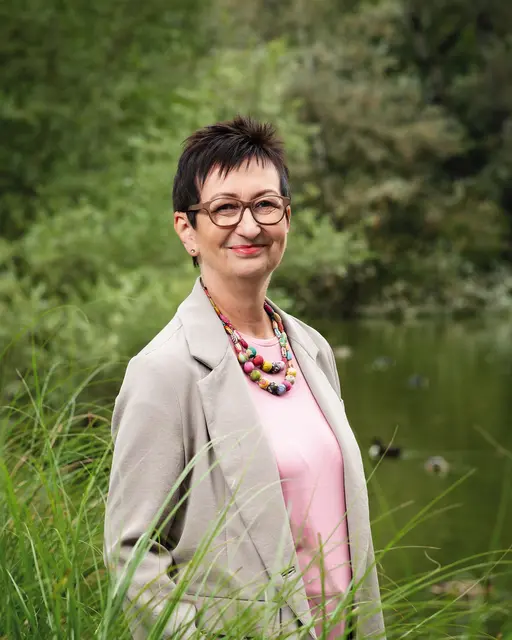 "Eine mutige Verkehrswende rückt Sicherheit und Lebensqualität in den Mittelpunkt. Sie belebt die Wohnungsumgebung und Ortskerne", sagt Ulrike Schwarz, Bezirkssprecherin Die Grünen.  | Foto: Die Grünen