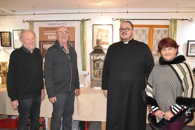 Advent im Weinberg mit Krippensegnung: Wilfried Salber, Reinhard Koch, David Grandits, Dietlinde Koch | Foto: MeinBezirk/Michael Strini
