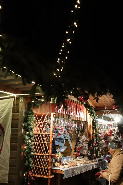 Die festlich gestalteten Hütten, das vielfältige Angebot an regionalen Spezialitäten sowie die Auswahl an Geschenkideen und kunsthandwerklichen Produkten sorgten für eine gelungene Atmosphäre.
 | Foto: Alejandra Ortiz