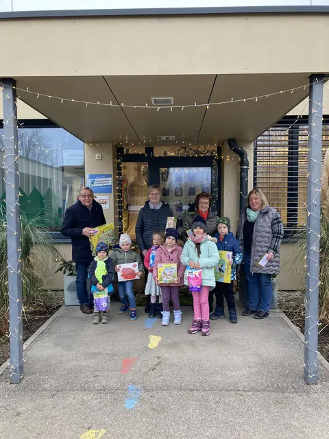 Der Seniorenbund Altheim bereitete dem Kindergarten Bettmesserstraße mit neuen Spielsachen eine große Freude. | Foto: Seniorenbund Altheim