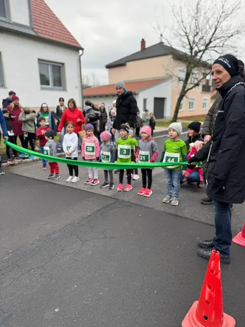Großer Andrang beim Adventlauf in Lindgraben: Zahlreiche junge Talente des LAC Unlimited lieferten starke Leistungen ab. | Foto: Günther Tremmel