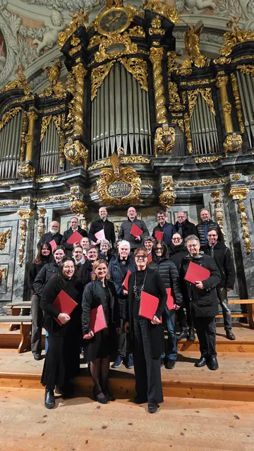 Der Stiftschor Schlierbach lädt zum Weihnachtskonzert in die Stiftskirche ein. | Foto: Stiftschor Schlierbach/Privat