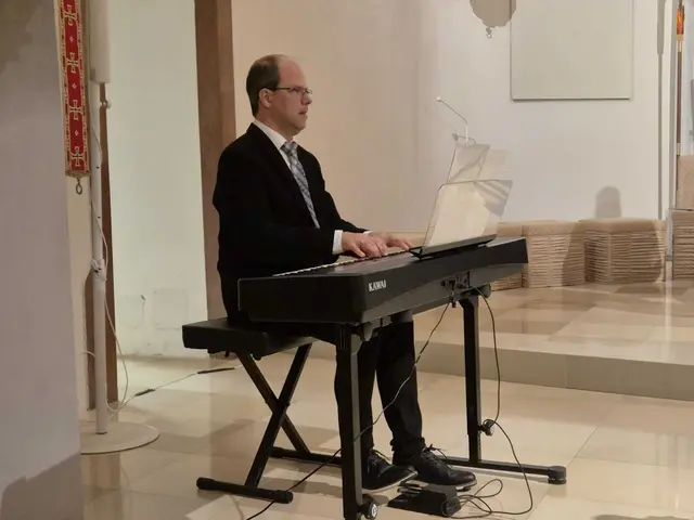 Organist David Potetz am E-Piano. | Foto: Anna Maria Kaufmann