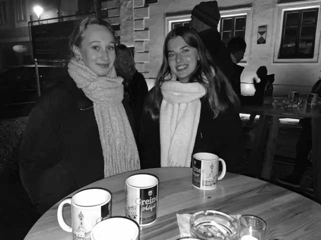 Beim „Musikalischen Adventkalender“ in Grein spielte am 9. Dezember die „Mostviertler Stubmtischmusi“ auf. Der TSV Meisl Grein schenkte aus. 