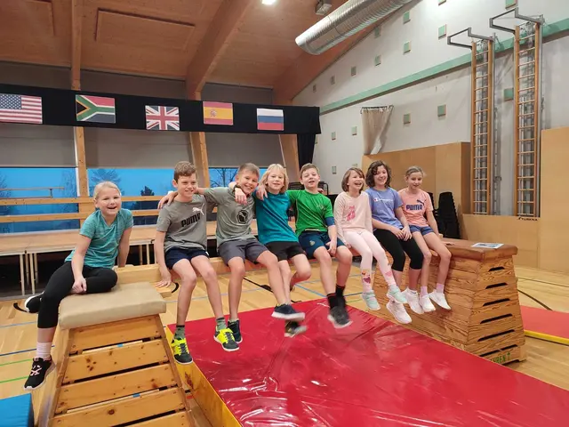 Sportliche Übungen im Turnsaal sorgten für viel Bewegung. | Foto: MS Grünau-Rabenstein