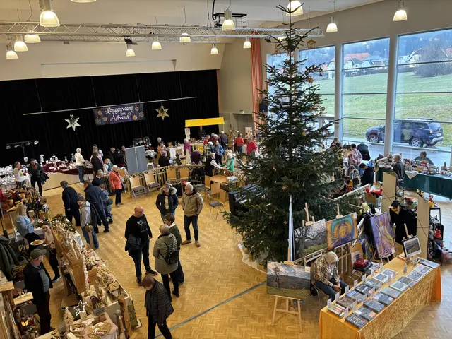 Der Kunsthandwerks- und Weihnachtsmarkt fand wieder im Volkshaus Langenwang statt.  | Foto: MeinBezirk/Angelina Koidl