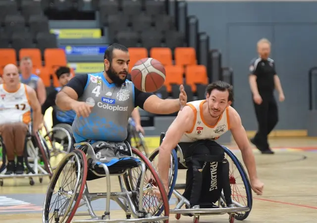 Faisal Ali Naqqash (links) bei der Partie gegen die Rebound Warriors. | Foto: HYLO® SITTING BULLS