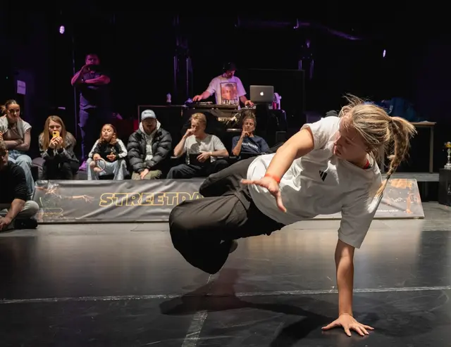 B-Girl "Blanca" in Aktion: Die frisch gebackene Double-Siegerin reist mit Selbstvertrauen zur WM nach Japan.  | Foto: Markus Obernosterer