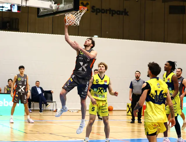 Die BK Karbon-X Dukes lagen gegen Graz bereits mit 29 Punkten zurück und holten dann kräftig auf. | Foto: Basketball Austria/B. Kohlmaier