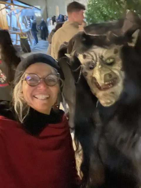 Schulleiterin Martina Fichtenbauer erfreute sich noch einmal am Schlossadvent. | Foto: Fichtenbauer/Privat